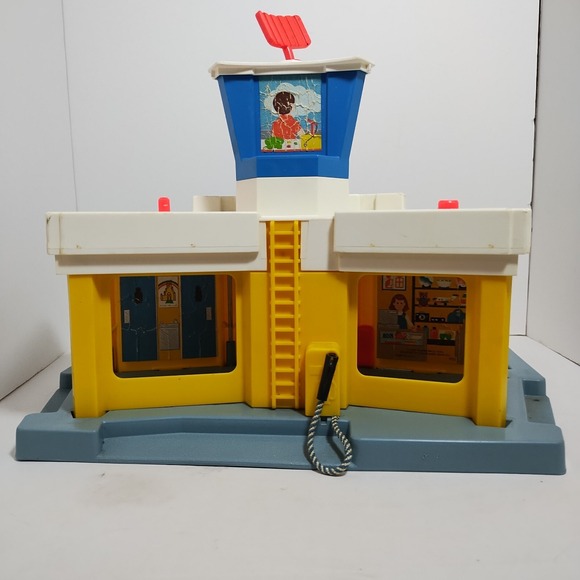 Vintage Fisher Price Little People Play Family‎ Airport Included Airport Only - Picture 13 of 16